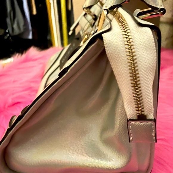 Guess Iridescent Bag NWT - Picture 8 of 9